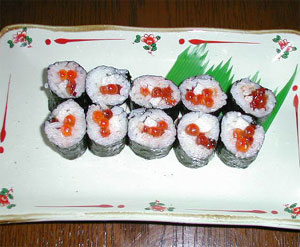 マルショウ料理レシピ　いくらの料理：イクラと長いもの巻き寿司